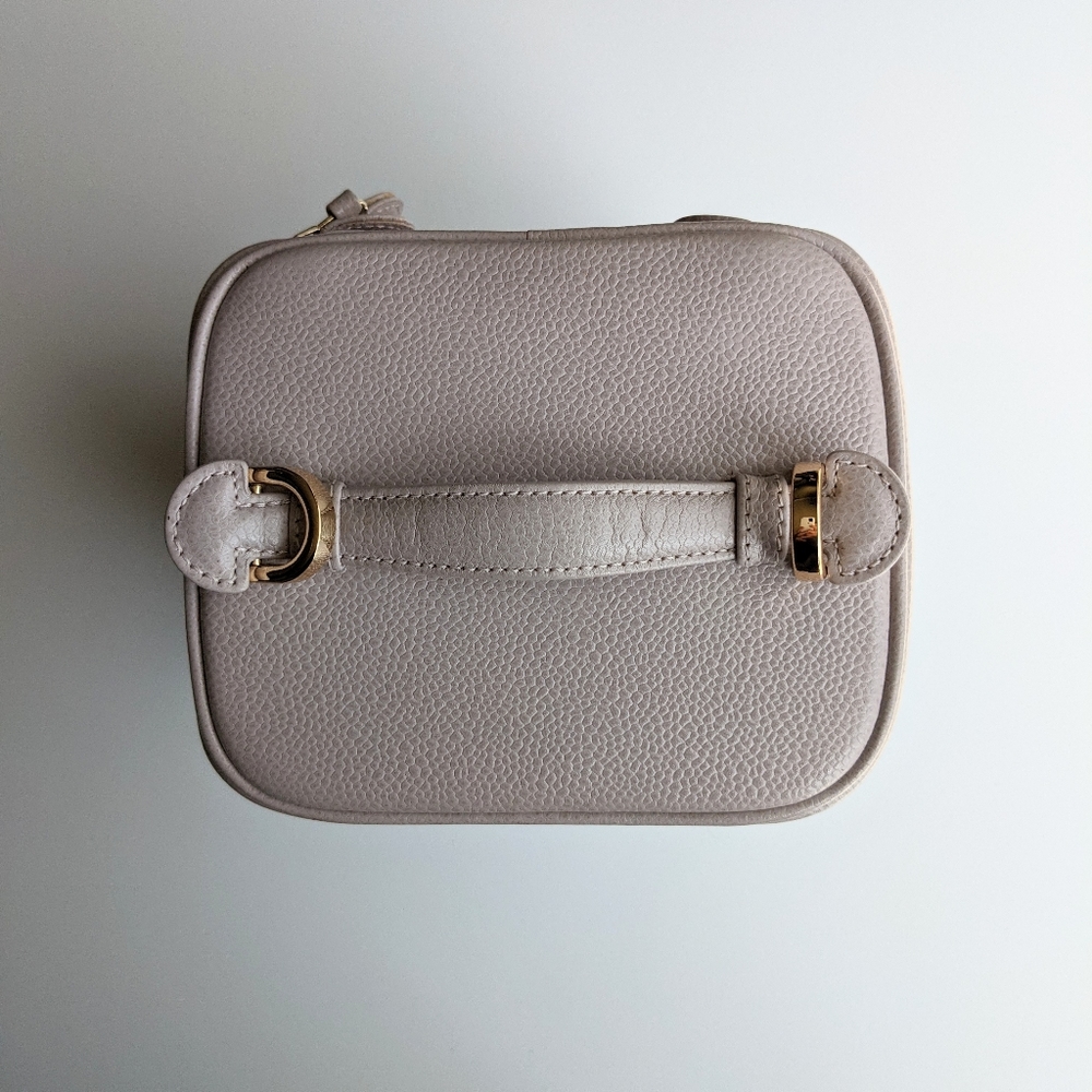 SOLD. Chanel Vintage Vanity Case - Picture 7 of 16